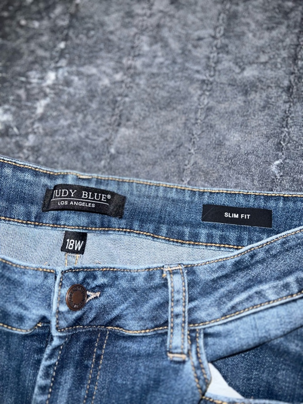 Judy Blue Slim Fit Medium Blue Jeans - Picture 4 of 7